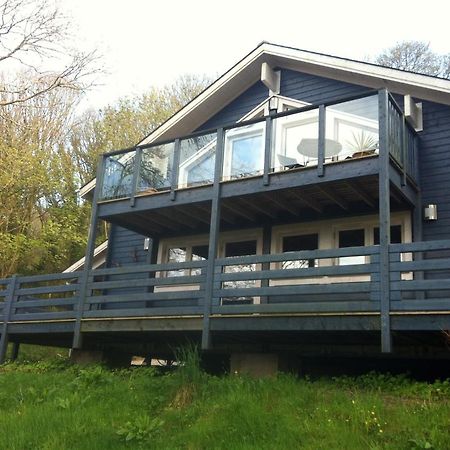 The Blue House Villa Tenby Bagian luar foto